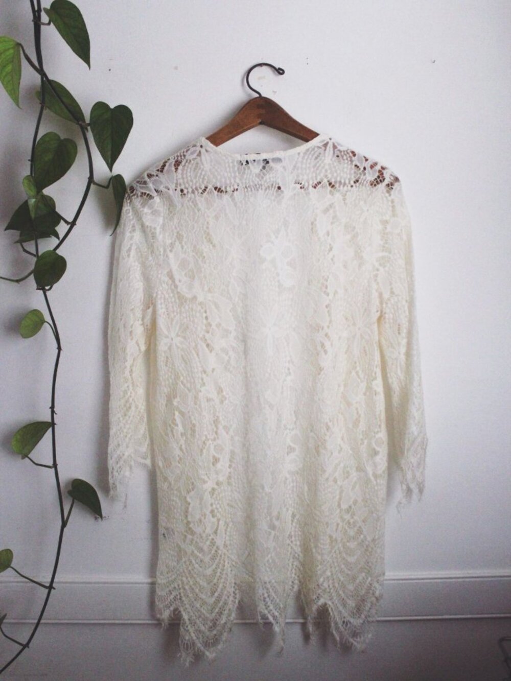 White Lace Kimono Cardigan Open-Front Small Boho Fairy Absolutely Famous - Picture 2 of 8
